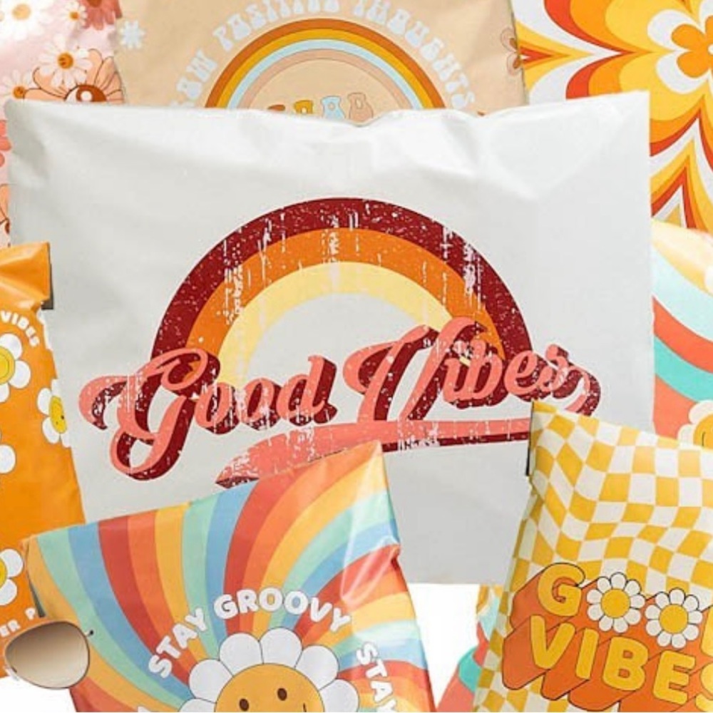 Wavy Daisy Poly Mailers 10x13 Pack of 25 - Picture 3 of 5